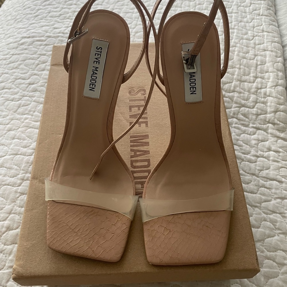 Steve Madden Tan Heels Elegant Design